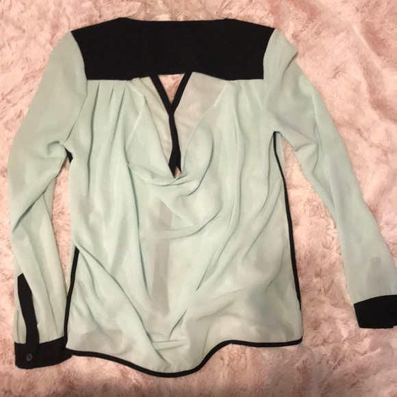 Button down top - Picture 2 of 2